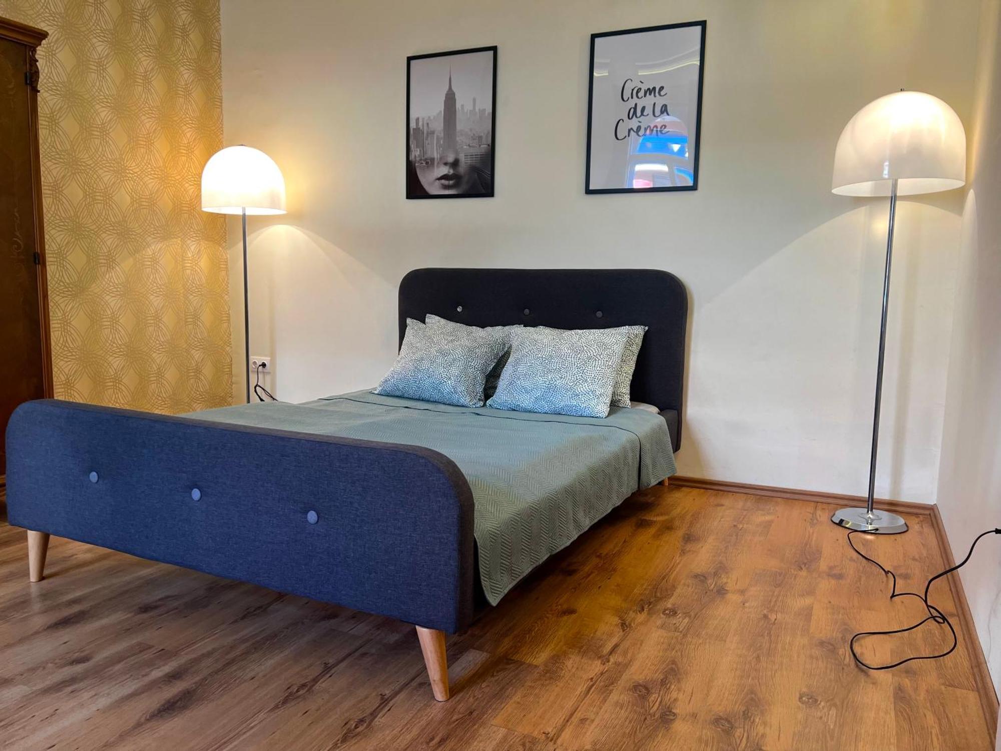 P9 By Small * Budapest